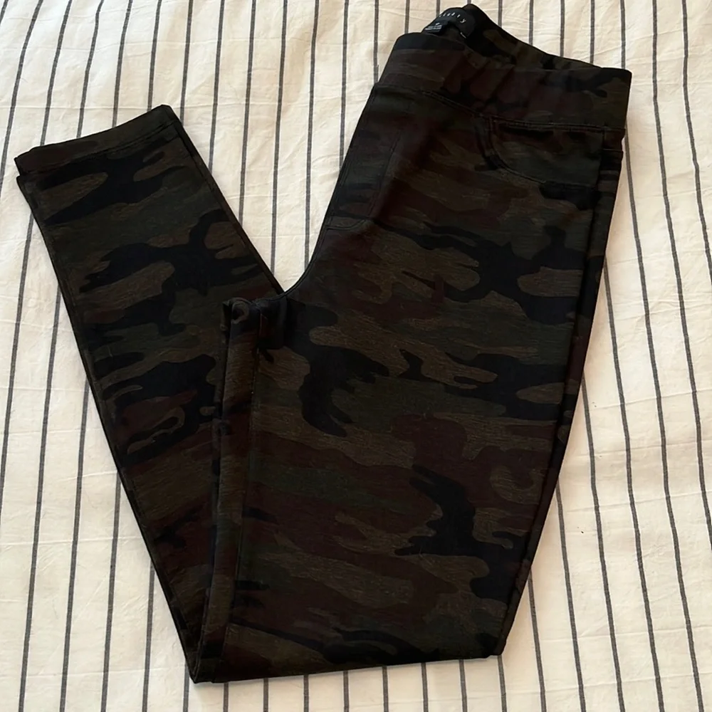NWOT Camo leggings - Picture 1 of 2